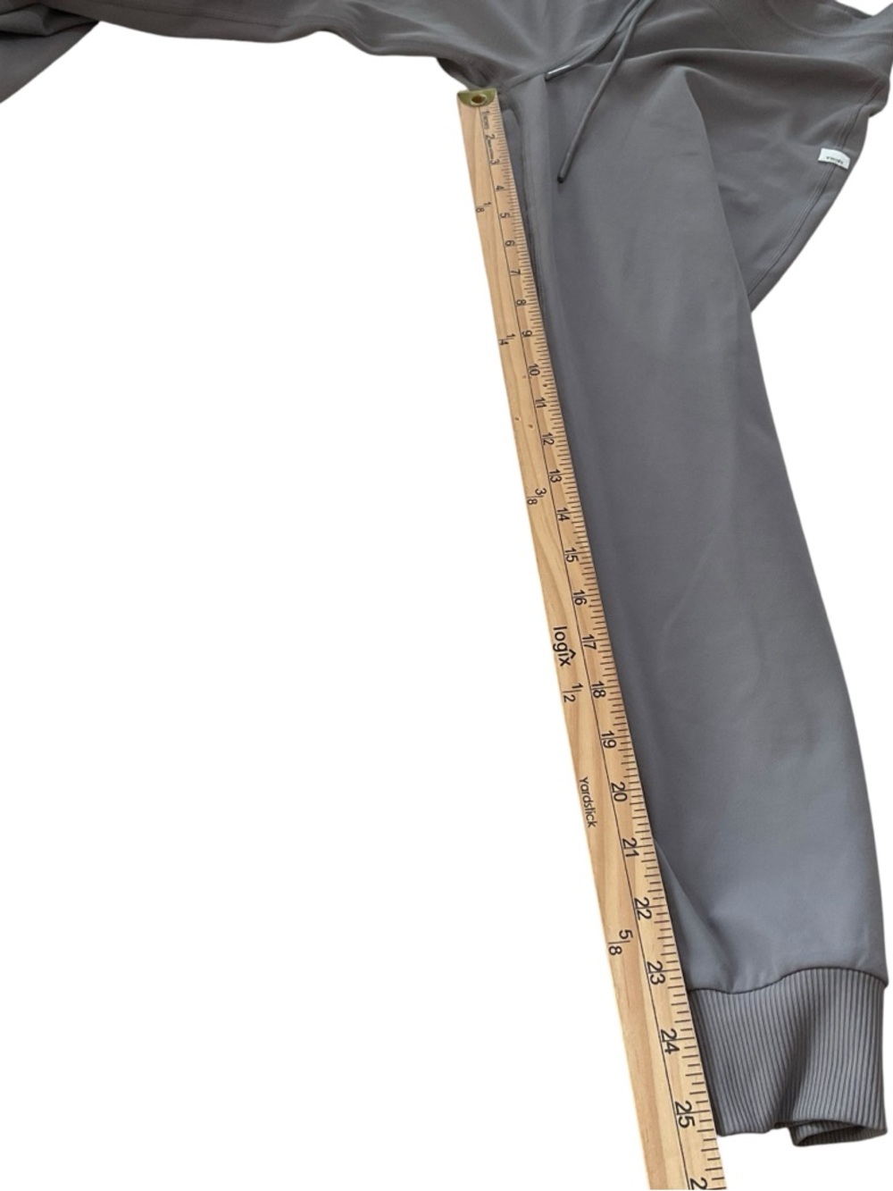 Vuori Performance Jogger Gray Drawstring Athleisure Pants Size M - Picture 8 of 9
